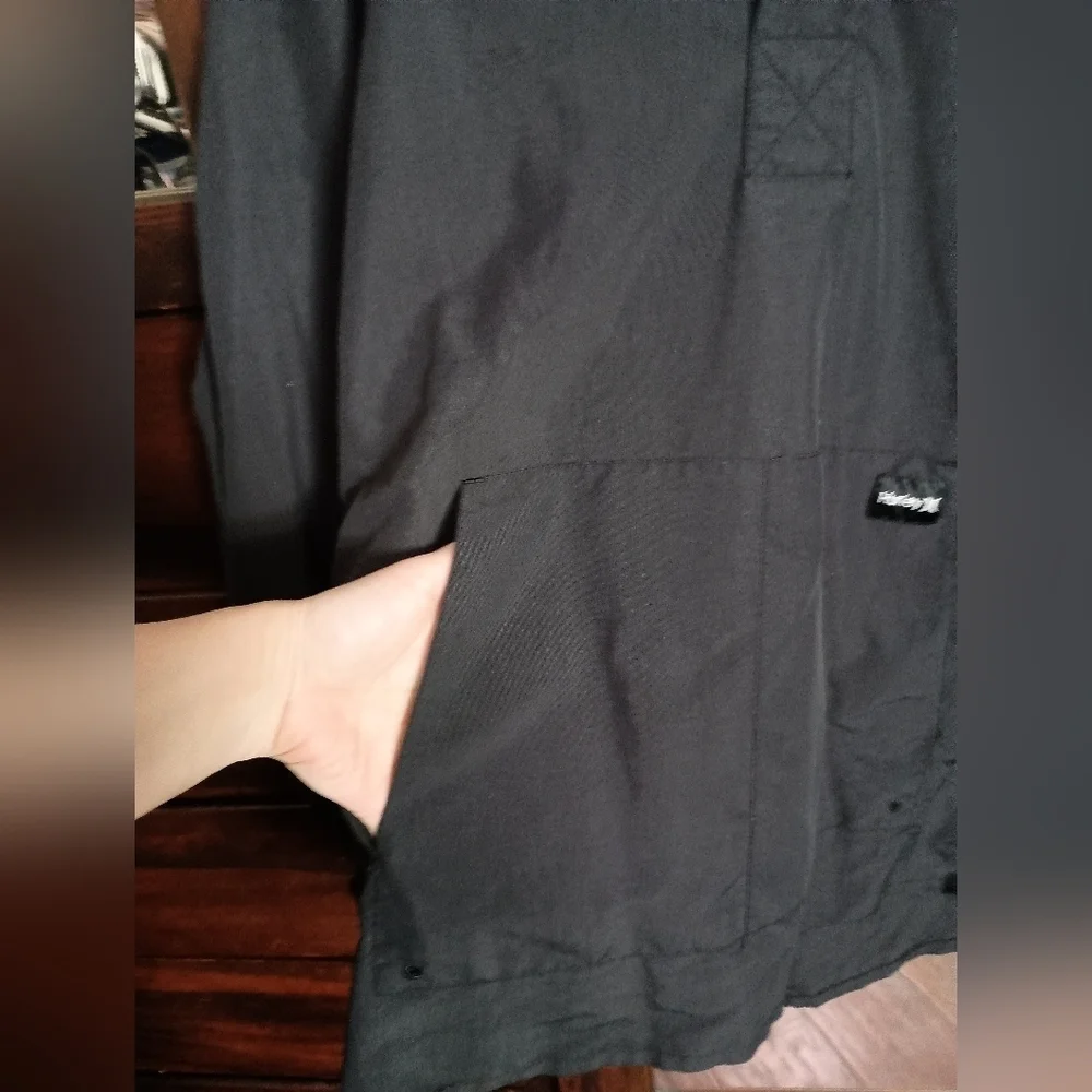 Hurley Men's Black Windbreaker / Rain Jacket_XL